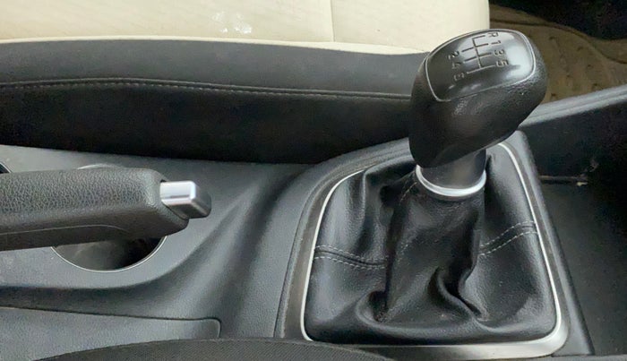 2018 Hyundai Verna 1.6 VTVT SX, Petrol, Manual, 40,770 km, Gear Lever