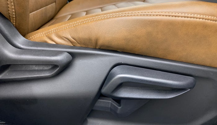 2021 Tata Tiago XZA PLUS DUAL TONE PETROL, Petrol, Automatic, 15,774 km, Driver Side Adjustment Panel