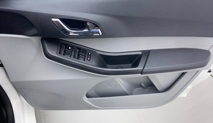 2021 Tata Tiago XZA PLUS DUAL TONE PETROL, Petrol, Automatic, 15,774 km, Driver Side Door Panels Control