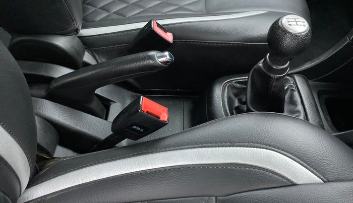 2012 Maruti Swift VXI, Petrol, Manual, 98,988 km, Gear Lever