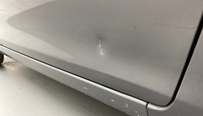 2012 Maruti Swift VXI, Petrol, Manual, 98,988 km, Driver-side door - Slightly dented