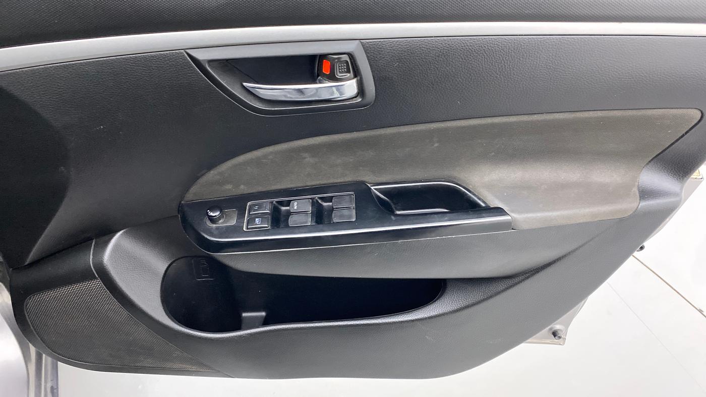 2012 Maruti Swift VXI, Petrol, Manual, 98,988 km, Driver Side Door Panels Control