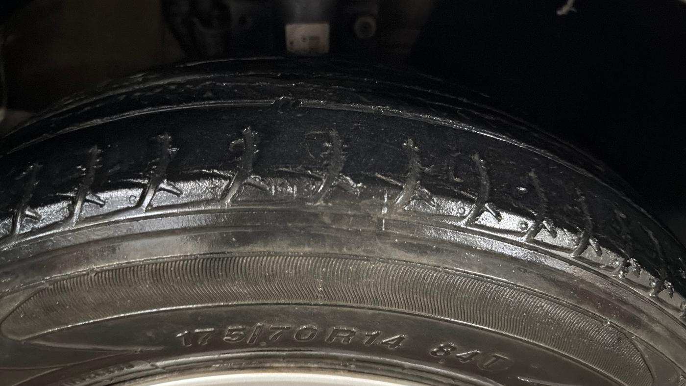 2019 Volkswagen Polo TRENDLINE 1.0L, Petrol, Manual, 48,807 km, Right Front Tyre Tread