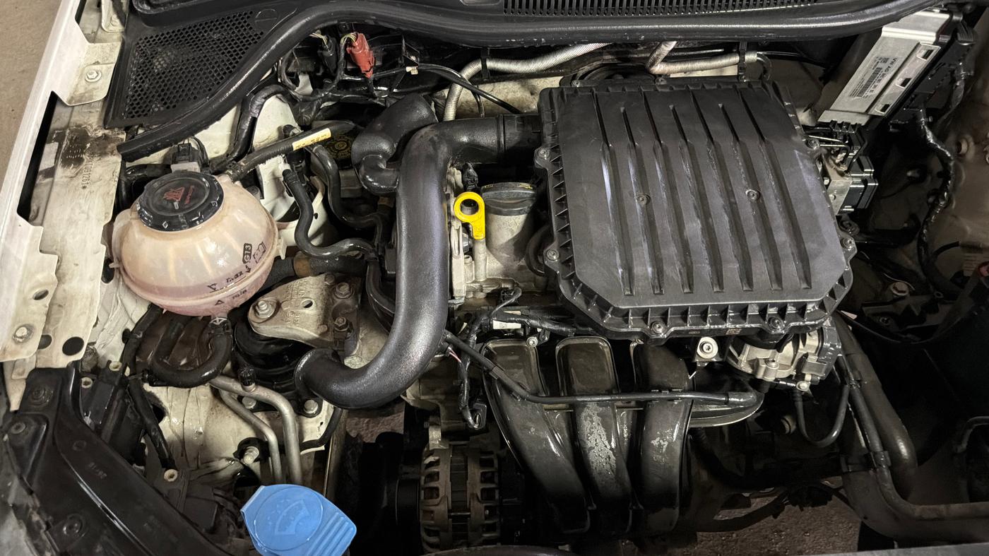 2019 Volkswagen Polo TRENDLINE 1.0L, Petrol, Manual, 48,807 km, Engine View - Right