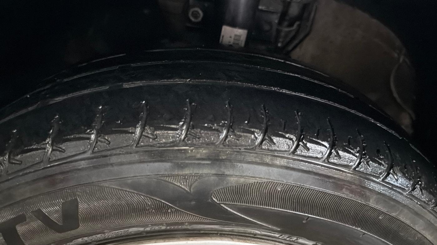 2019 Volkswagen Polo TRENDLINE 1.0L, Petrol, Manual, 48,807 km, Left Front Tyre Tread