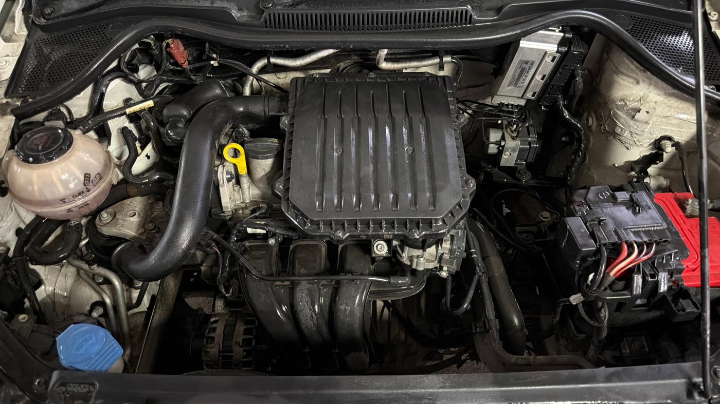 2019 Volkswagen Polo TRENDLINE 1.0L, Petrol, Manual, 48,807 km, Engine View