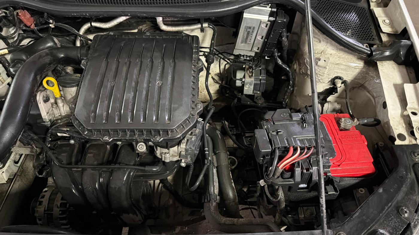 2019 Volkswagen Polo TRENDLINE 1.0L, Petrol, Manual, 48,807 km, Engine View - Left