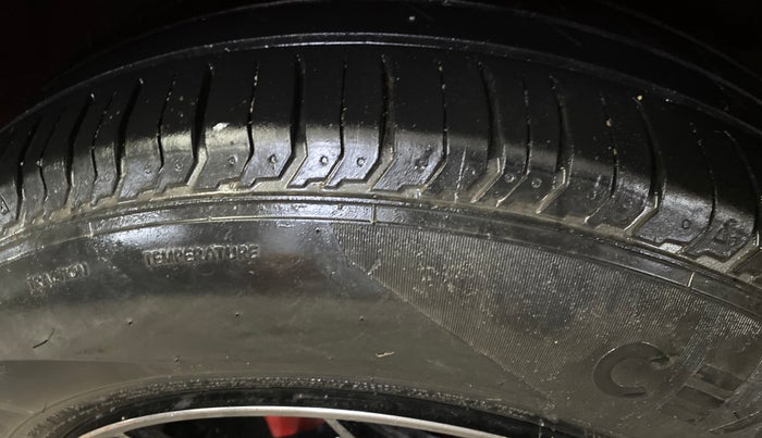 2017 Maruti Baleno DELTA PETROL 1.2, Petrol, Manual, 85,934 km, Right Rear Tyre Tread