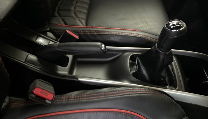 2017 Maruti Baleno DELTA PETROL 1.2, Petrol, Manual, 85,934 km, Gear Lever