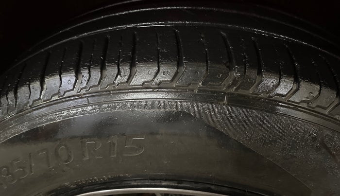 2017 Maruti Baleno DELTA PETROL 1.2, Petrol, Manual, 85,934 km, Right Front Tyre Tread