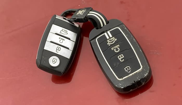 2020 KIA SONET HTX 1.0 IMT, Petrol, Manual, 71,191 km, Key Close Up