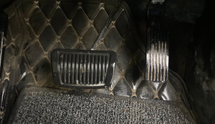 2023 KIA CARENS LUXURY PLUS 1.5 DIESEL AT 7 STR, Diesel, Automatic, 1,27,119 km, Pedals