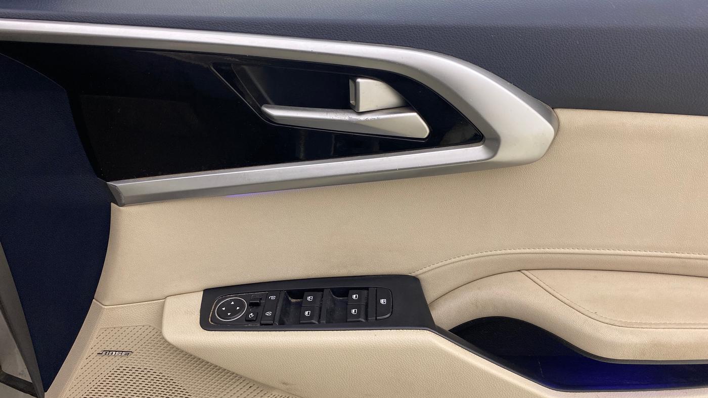 2023 KIA CARENS LUXURY PLUS 1.5 DIESEL AT 7 STR, Diesel, Automatic, 1,27,119 km, Driver Side Door Panels Control