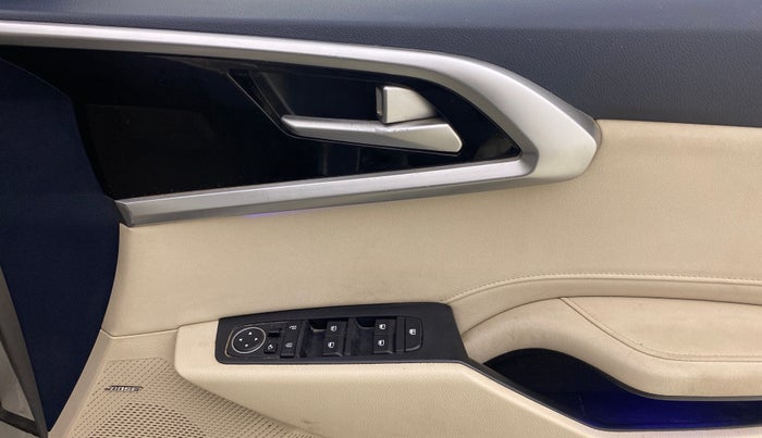 2023 KIA CARENS LUXURY PLUS 1.5 DIESEL AT 7 STR, Diesel, Automatic, 1,27,119 km, Driver Side Door Panels Control