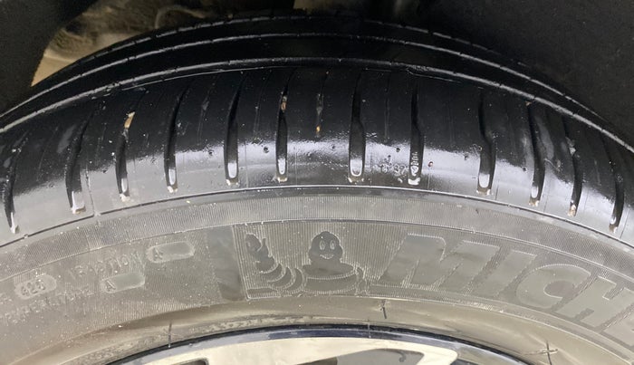 2023 KIA CARENS LUXURY PLUS 1.5 DIESEL AT 7 STR, Diesel, Automatic, 1,27,119 km, Right Rear Tyre Tread