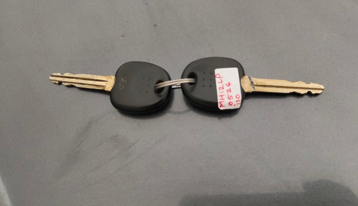 2014 Hyundai Eon ERA +, Petrol, Manual, 81,047 km, Key Close Up