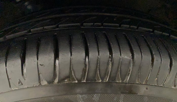 2015 Maruti Celerio VXI CNG, CNG, Manual, 53,514 km, Left Rear Tyre Tread