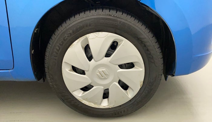 2015 Maruti Celerio VXI CNG, CNG, Manual, 53,514 km, Right Front Wheel