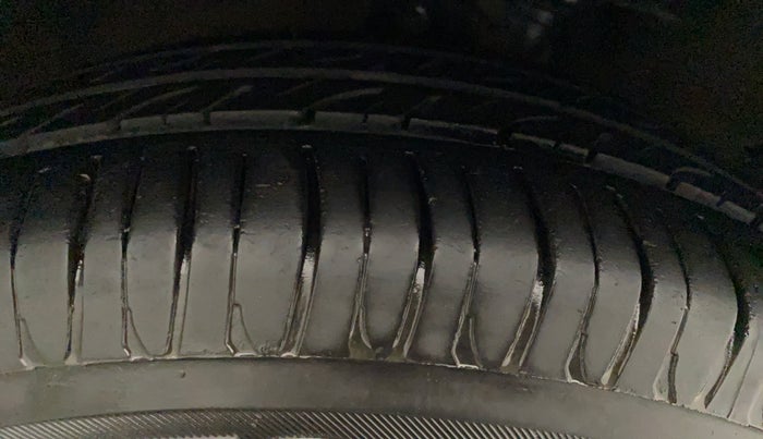 2015 Maruti Celerio VXI CNG, CNG, Manual, 53,514 km, Right Rear Tyre Tread