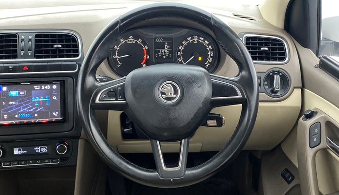 2016 Skoda Rapid 1.6 MPI MT STYLE PLUS, Petrol, Manual, 51,311 km, Steering Wheel Close Up