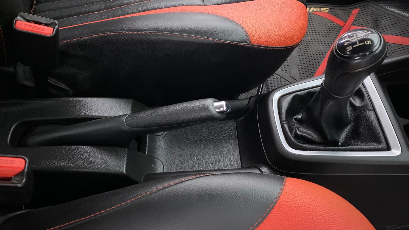 2019 Maruti Swift VXI D, Petrol, Manual, 36,459 km, Gear Lever