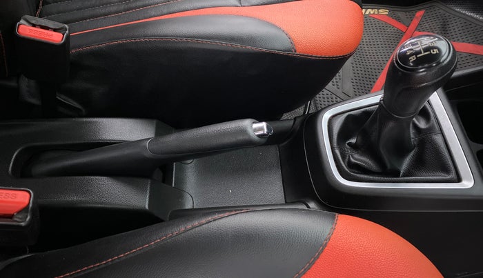 2019 Maruti Swift VXI D, Petrol, Manual, 36,459 km, Gear Lever