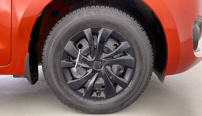 2019 Maruti Swift VXI D, Petrol, Manual, 36,459 km, Right Front Wheel