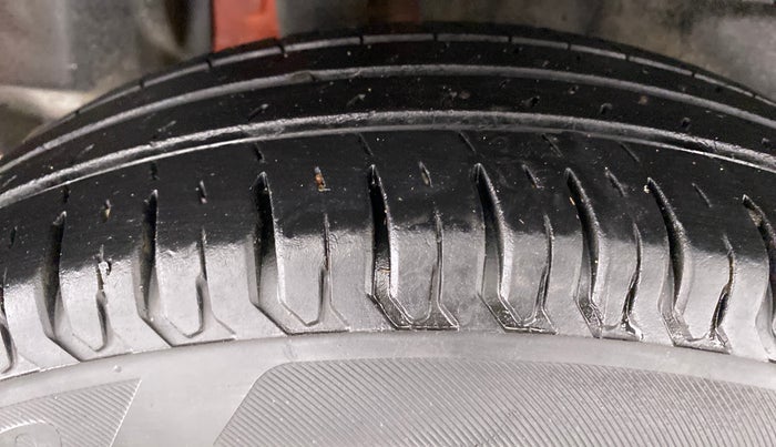 2019 Maruti Swift VXI D, Petrol, Manual, 36,459 km, Right Rear Tyre Tread
