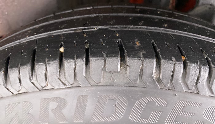 2019 Maruti Swift VXI D, Petrol, Manual, 36,459 km, Left Rear Tyre Tread