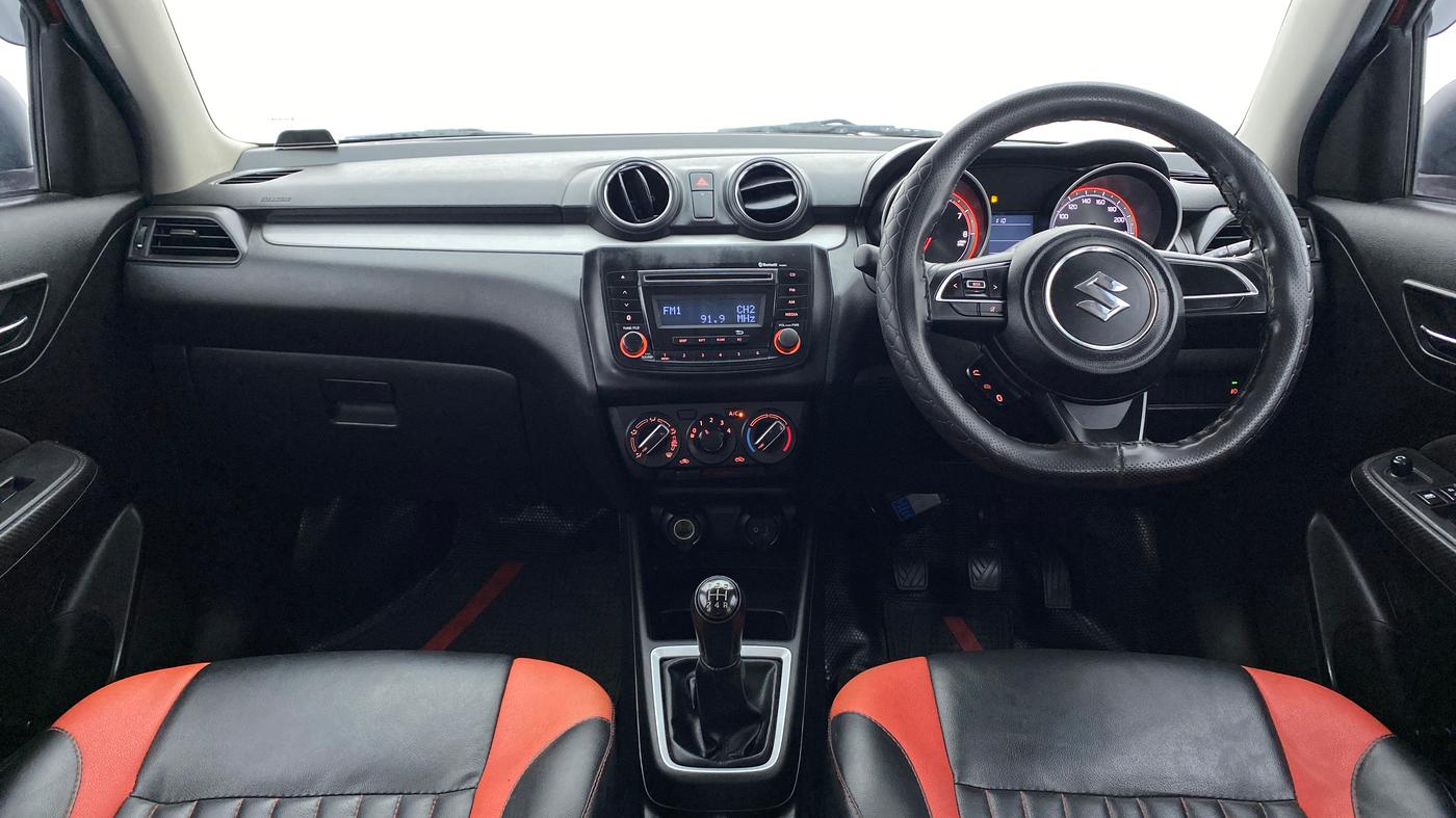 2019 Maruti Swift VXI D, Petrol, Manual, 36,459 km, Dashboard