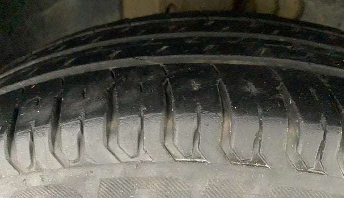 2021 Tata ALTROZ XE PETROL, Petrol, Manual, 21,339 km, Right Front Tyre Tread