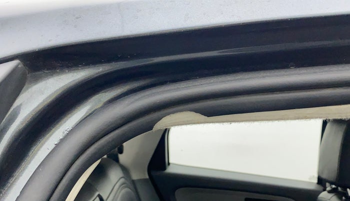 2021 Tata ALTROZ XE PETROL, Petrol, Manual, 21,339 km, Right rear door - Beading has minor damage