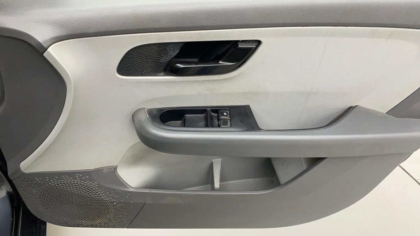 2021 Tata ALTROZ XE PETROL, Petrol, Manual, 21,339 km, Driver Side Door Panels Control
