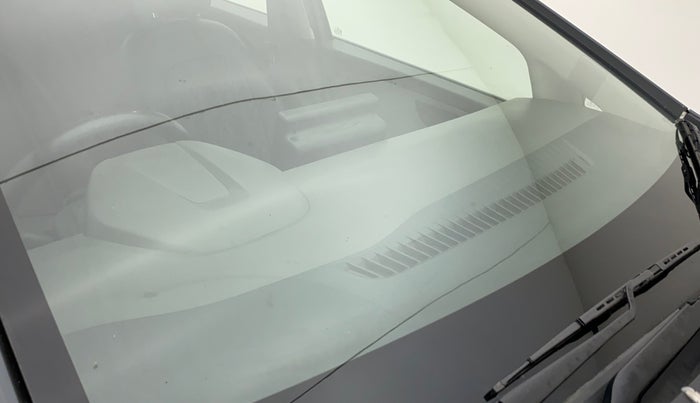 2021 Tata ALTROZ XE PETROL, Petrol, Manual, 21,339 km, Front windshield - Minor spot on windshield