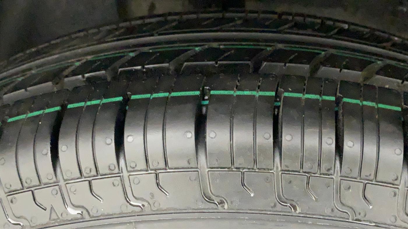 2021 Tata ALTROZ XE PETROL, Petrol, Manual, 21,339 km, Right Rear Tyre Tread