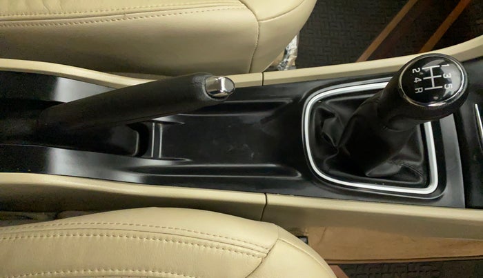 2021 Maruti Ciaz ALPHA 1.5 SHVS PETROL, Petrol, Manual, 30,199 km, Gear Lever