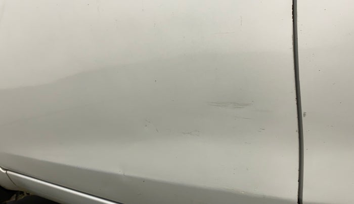 2010 Maruti Ritz LXI, Petrol, Manual, 53,142 km, Front passenger door - Minor scratches