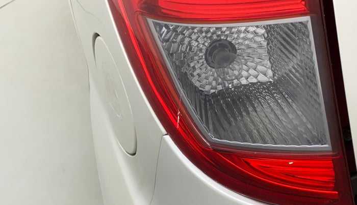 2010 Maruti Ritz LXI, Petrol, Manual, 53,142 km, Left tail light - Minor scratches