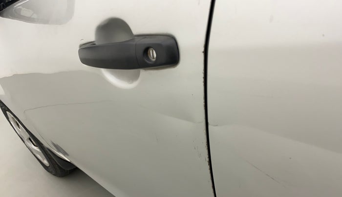2010 Maruti Ritz LXI, Petrol, Manual, 53,142 km, Front passenger door - Slightly dented