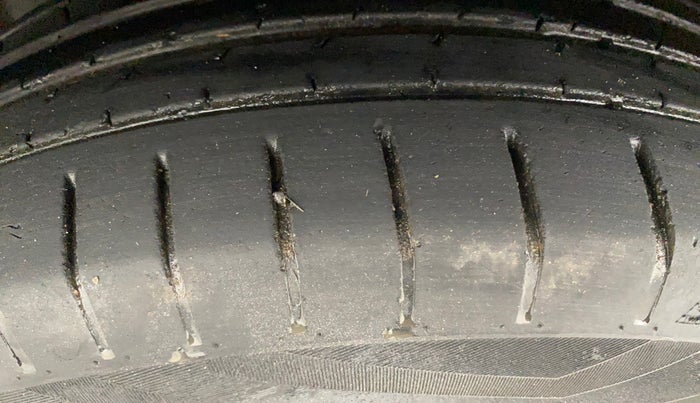 2023 Toyota Glanza E, Petrol, Manual, 43,994 km, Left Front Tyre Tread