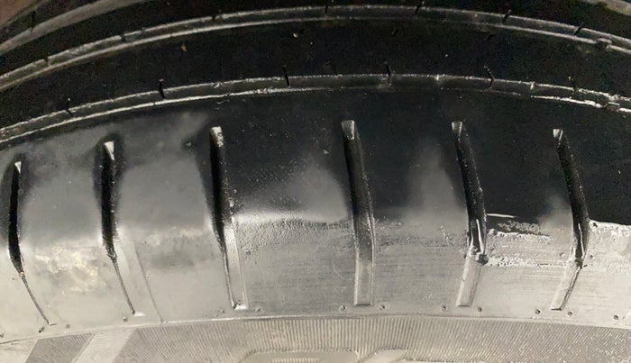 2023 Toyota Glanza E, Petrol, Manual, 43,994 km, Left Rear Tyre Tread