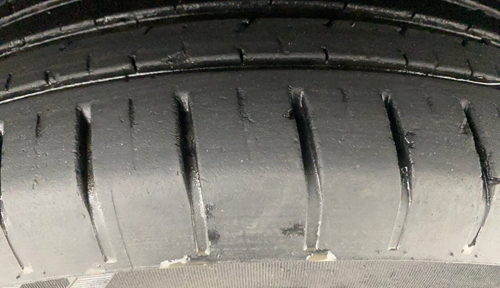 2023 Toyota Glanza E, Petrol, Manual, 43,994 km, Right Front Tyre Tread