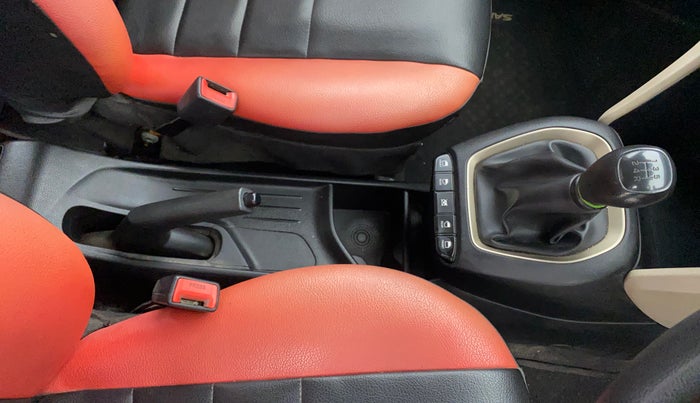 2018 Hyundai NEW SANTRO SPORTZ MT, Petrol, Manual, 1,09,242 km, Gear Lever