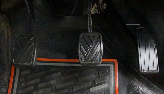 2022 Maruti S PRESSO VXI (O) CNG, CNG, Manual, 32,864 km, Pedals