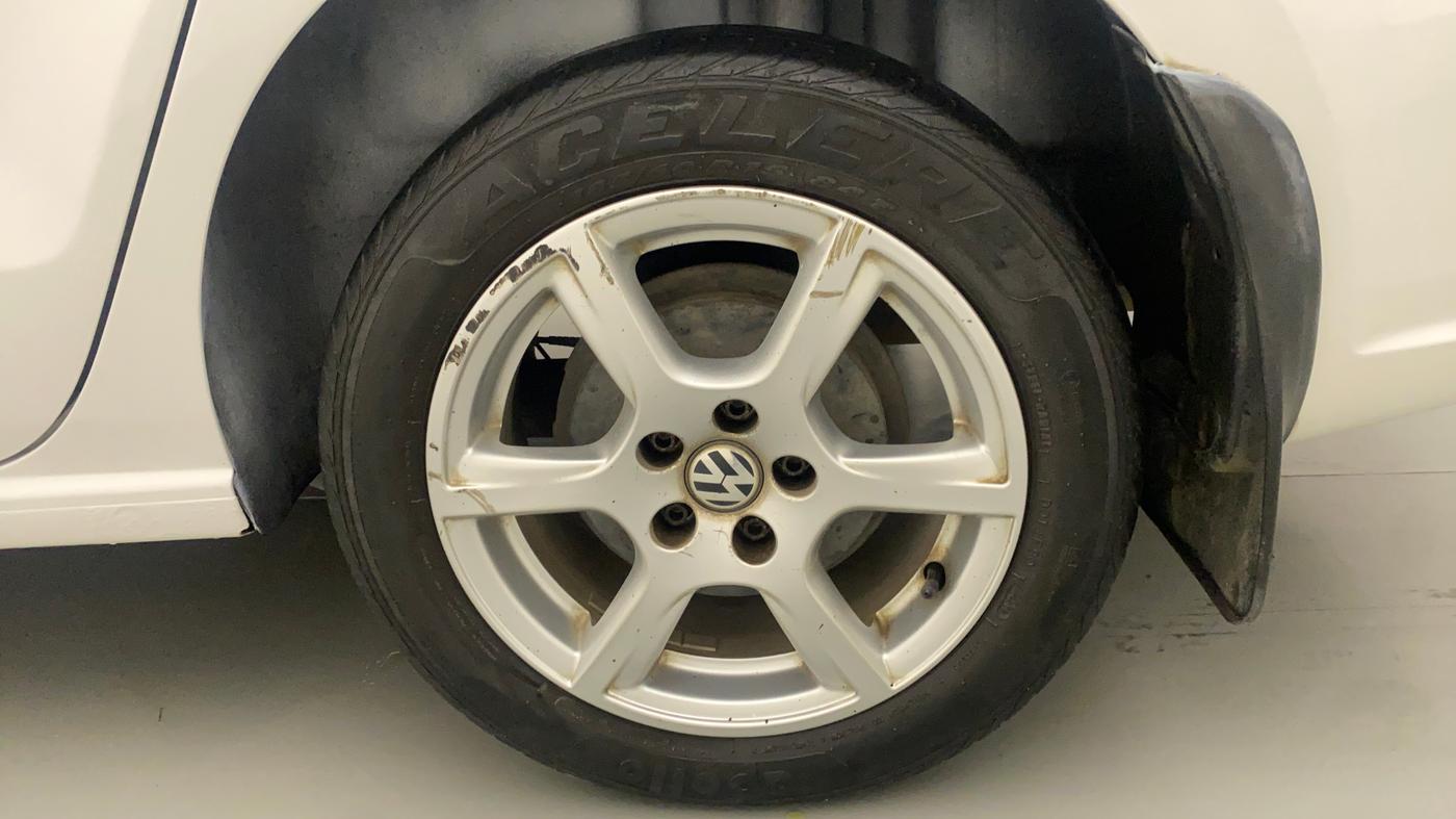 2012 Volkswagen Vento HIGHLINE 1.6 MPI, Petrol, Manual, 48,443 km, Left Rear Wheel