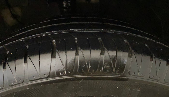 2022 KIA SONET HTX ANNIVERSARY EDITION 1.0 IMT, Petrol, Manual, 17,112 km, Right Front Tyre Tread