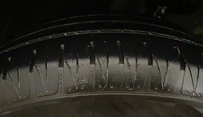 2022 KIA SONET HTX ANNIVERSARY EDITION 1.0 IMT, Petrol, Manual, 17,112 km, Left Front Tyre Tread