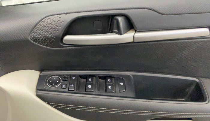 2022 KIA SONET HTX ANNIVERSARY EDITION 1.0 IMT, Petrol, Manual, 17,112 km, Driver Side Door Panels Control