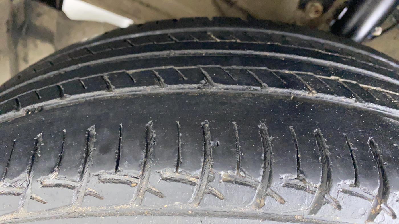 2016 Maruti Baleno DELTA PETROL 1.2, Petrol, Manual, 37,078 km, Left Front Tyre Tread