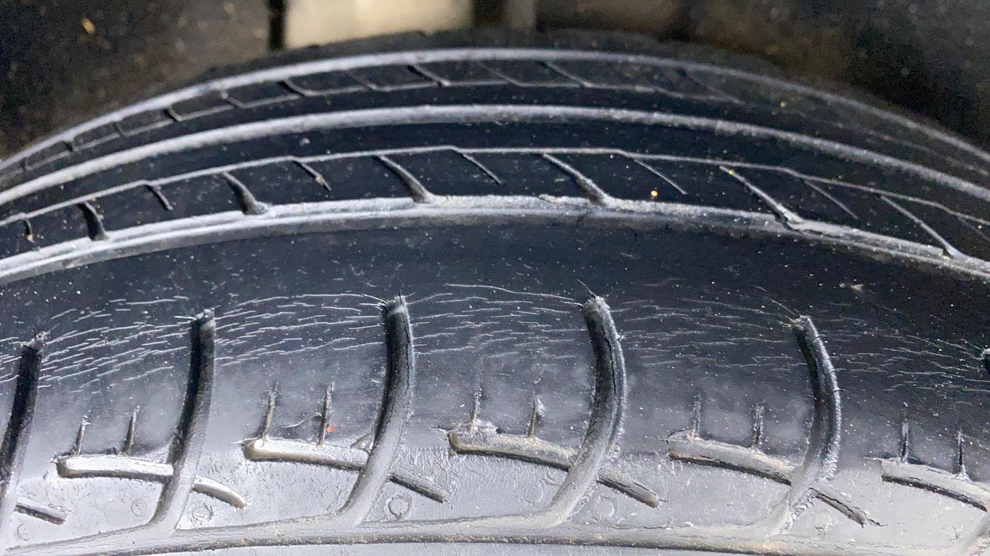 2016 Maruti Baleno DELTA PETROL 1.2, Petrol, Manual, 37,078 km, Right Rear Tyre Tread